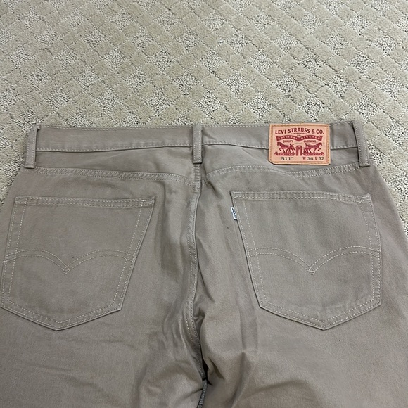 Levi khaki pants - Picture 2 of 2